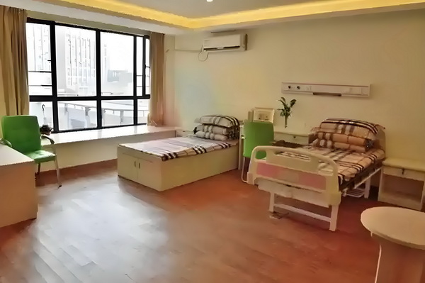 丁子朗認TVB劇集的確開少咗，放眼世界：唔係淨係得敞台
